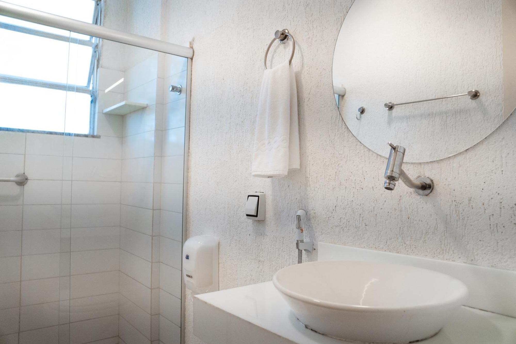 Quarto com 2 Camas de Solteiro